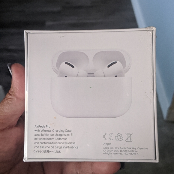 Airpods Pro - Picture 2 of 2